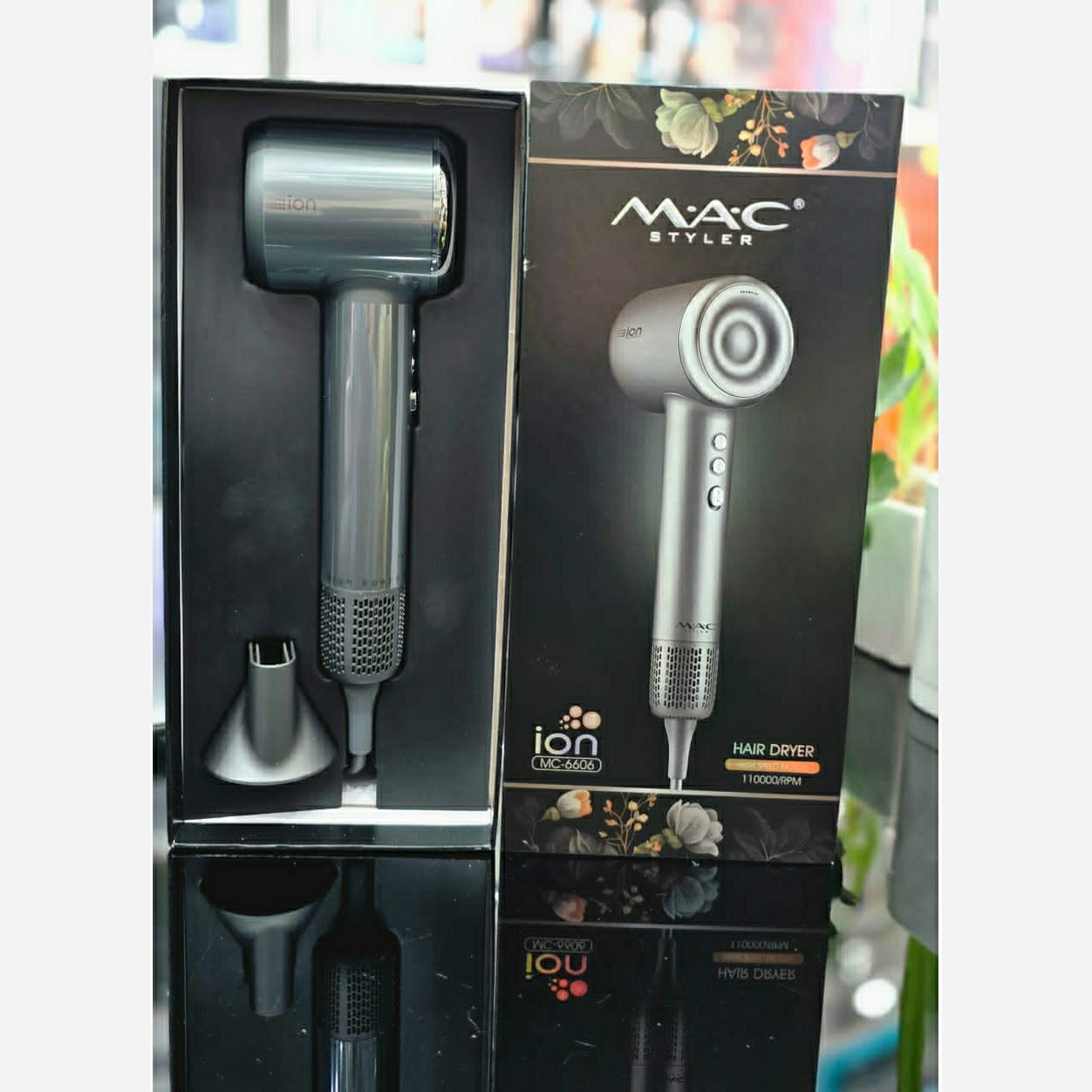 سشوار حرفه ای مک استایلر مدل MC6606 با باد سرد و متمرکز کننده